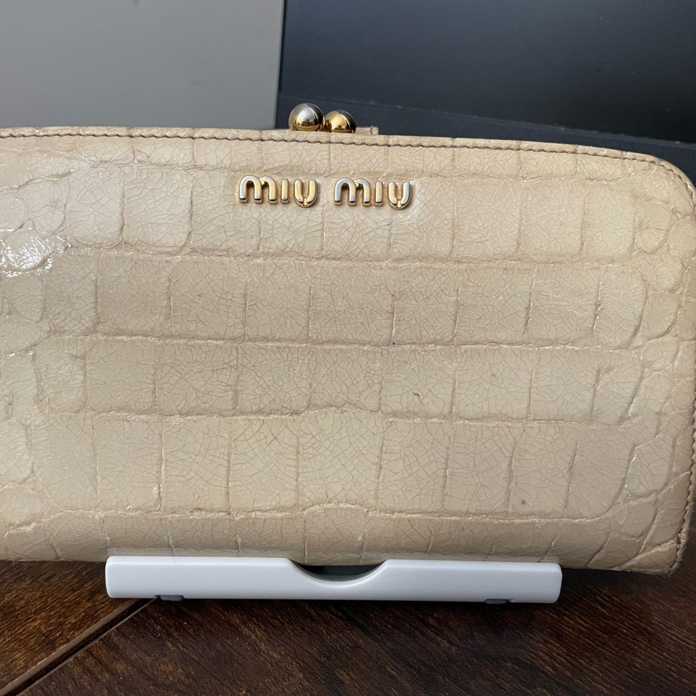 Miu Miu Beige Croc-Embossed Wallet